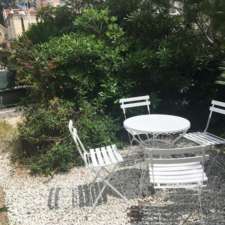 ニースCozy House With Parking And Gardenアパートメント エクステリア 写真