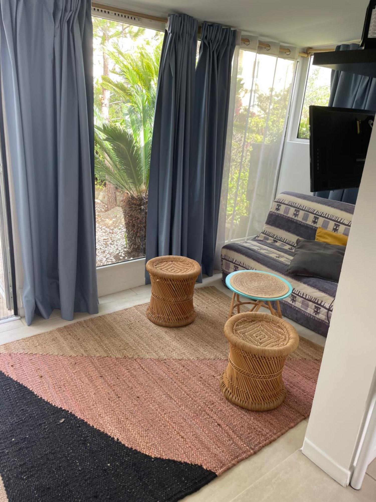 ニースCozy House With Parking And Gardenアパートメント エクステリア 写真